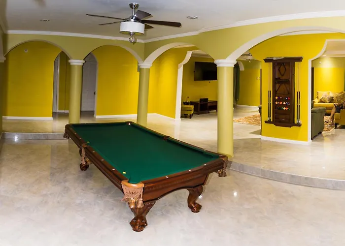 Villa Sweet - *